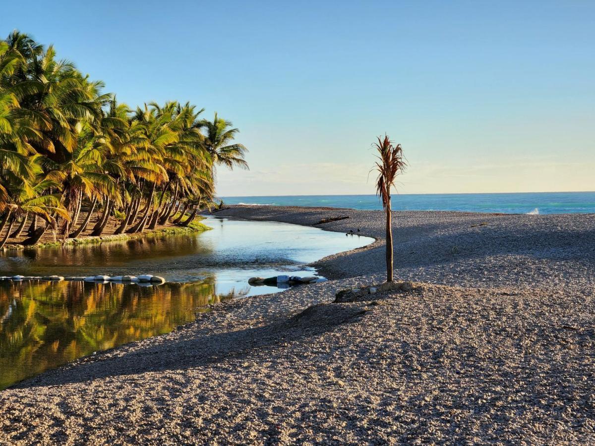 Beachfront Apartment, Quiet 4 Beds, 1 Bath, Ac, Wi-Fi, Hot Water, In Paraiso Near Los Patos 외부 사진